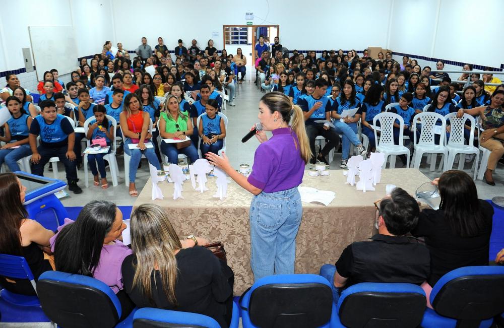Prefeita de Monteiro, Anna Lorena, participa de cerimônias para estudantes e escolas da Rede Municipal de Ensino