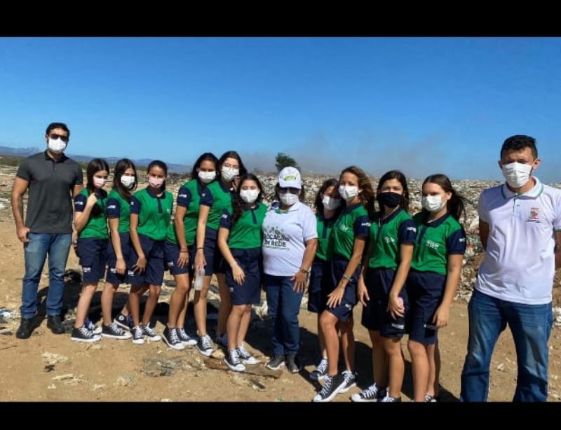 Projeto Asa verde de São José do Bonfim visita Lixão de Patos
