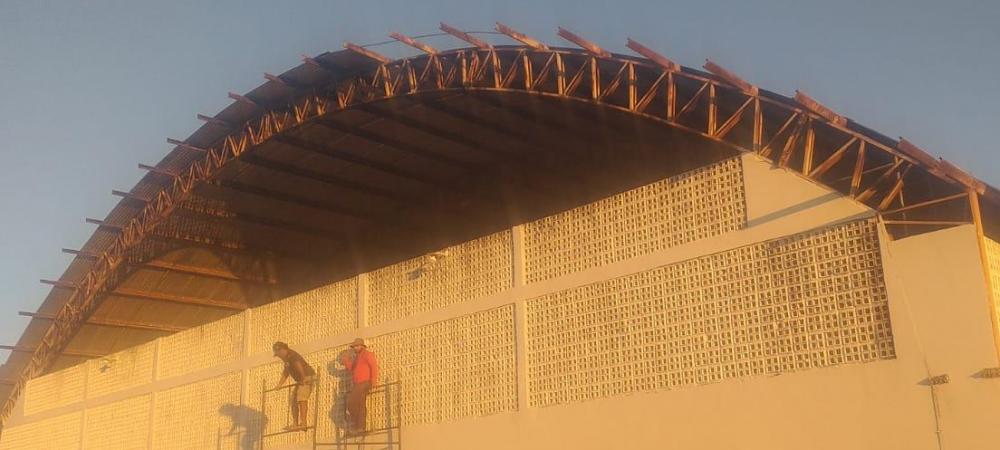 Prefeitura de Riacho dos Cavalos realiza reparos em Ginásio de Esporte 