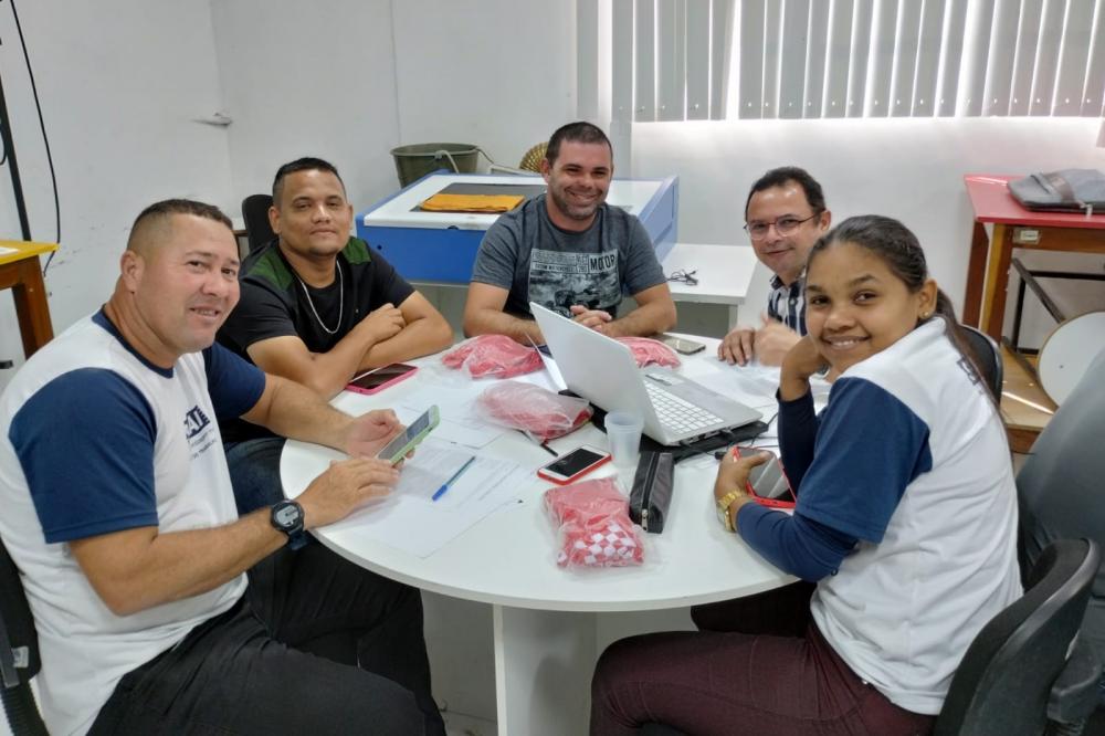 Alunos do SENAI apresentam soluções para a acessibilidade de pessoas com deficiência durante evento