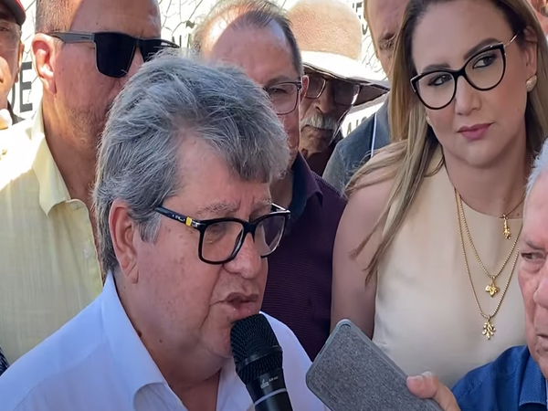 Prefeita de Bom Jesus participa de evento do 1º voo comercial saindo de Cajazeiras e destaca importância para a região