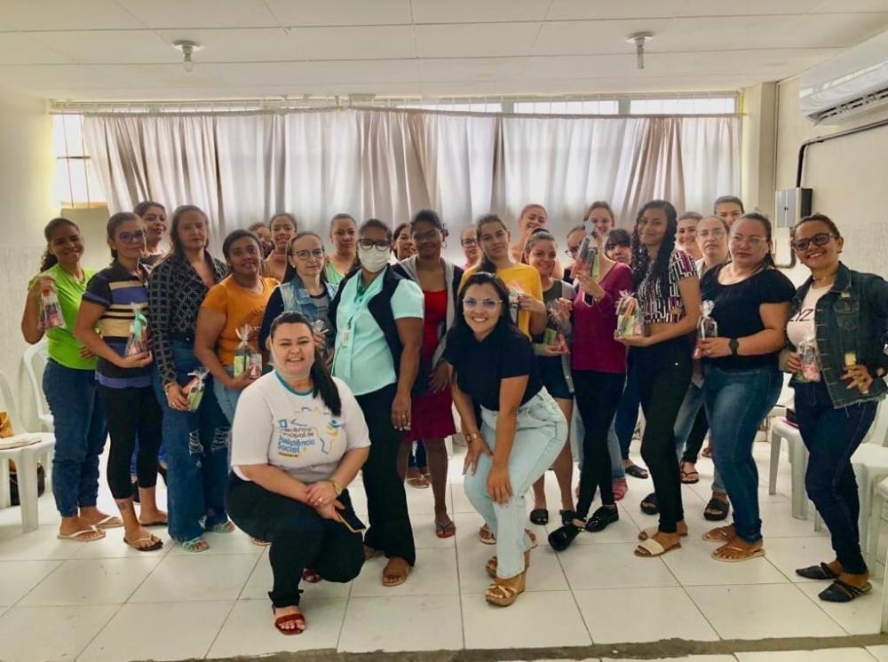 Prefeitura de Soledade incentiva o empreendedorismo com entrega de materiais as participantes do Curso Designer de Sobrancelhas