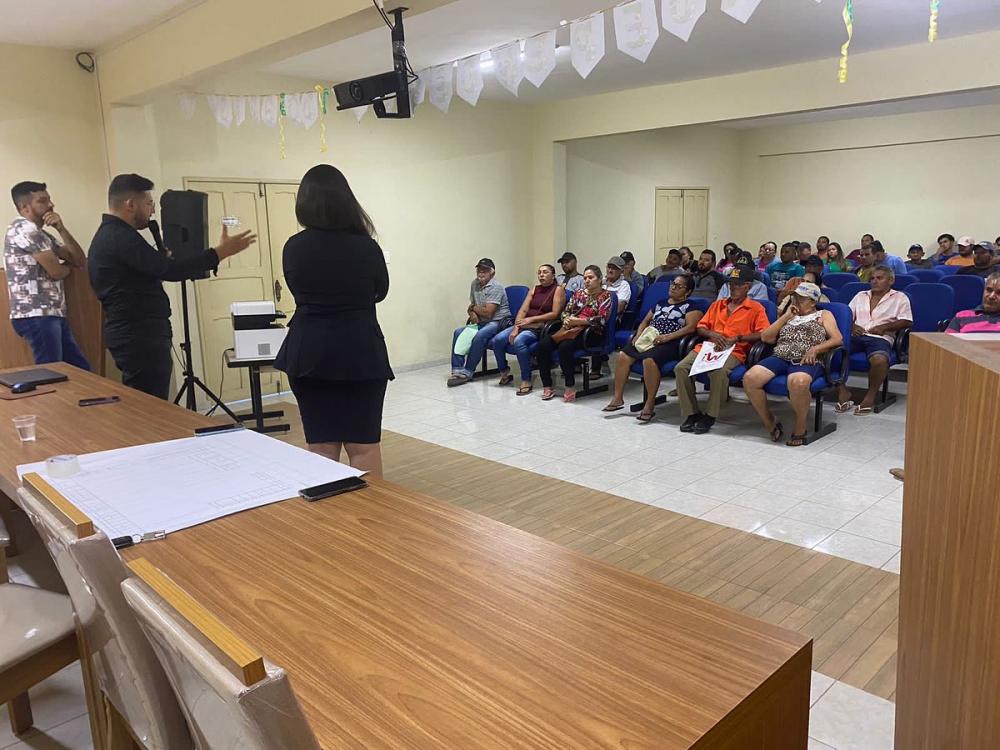 Prefeitura de Barra de Santa Rosa realiza reunião com ocupantes dos Box do Mercado Público