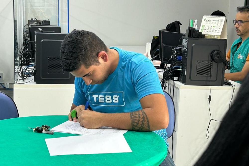 Colaborador da Indústria Tess conclui os estudos através da Educação de Jovens e Adultos do SESI