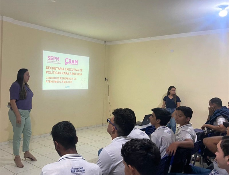 Em Quixaba, no mês de conscientização pelo fim da violência contra a mulher, Saúde promove semana de ações sobre o tema nas escolas