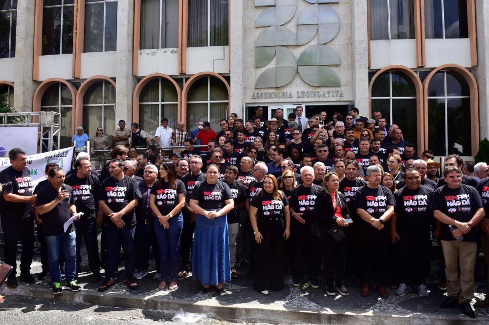 Municípios já demitem servidores e cortam serviços; prefeitos e prefeitas fazem mobilização e levarão reivindicações ao Governo Federal