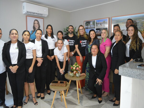 Prefeita de Bom Jesus, Denise Bayma acompanha representantes da Justiça do Trabalho em visita ao CRAS