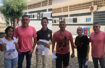 Prefeitura de Diamante inicia entrega de kit de fardamento completo