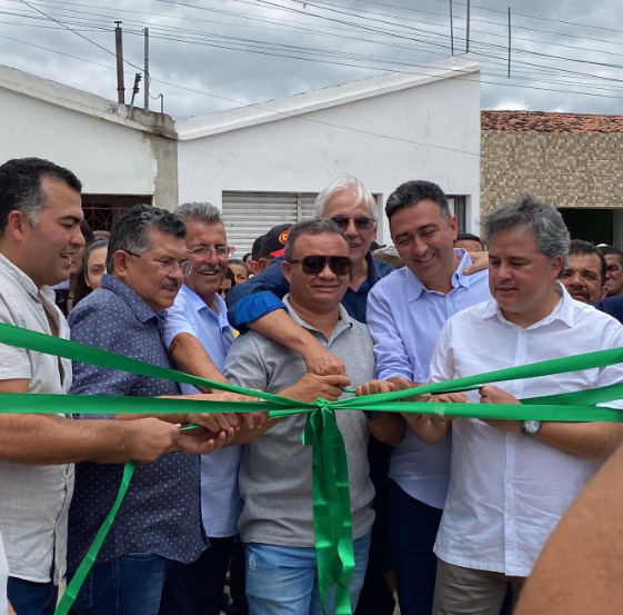 Prefeitura de Barra de Santa Rosa entrega reforma completa de Mercado Público
