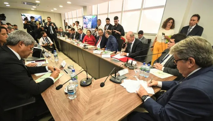 Consórcio Nordeste e Banco Mundial firmam parcerias nas áreas de energias renováveis, tecnologia e outras áreas