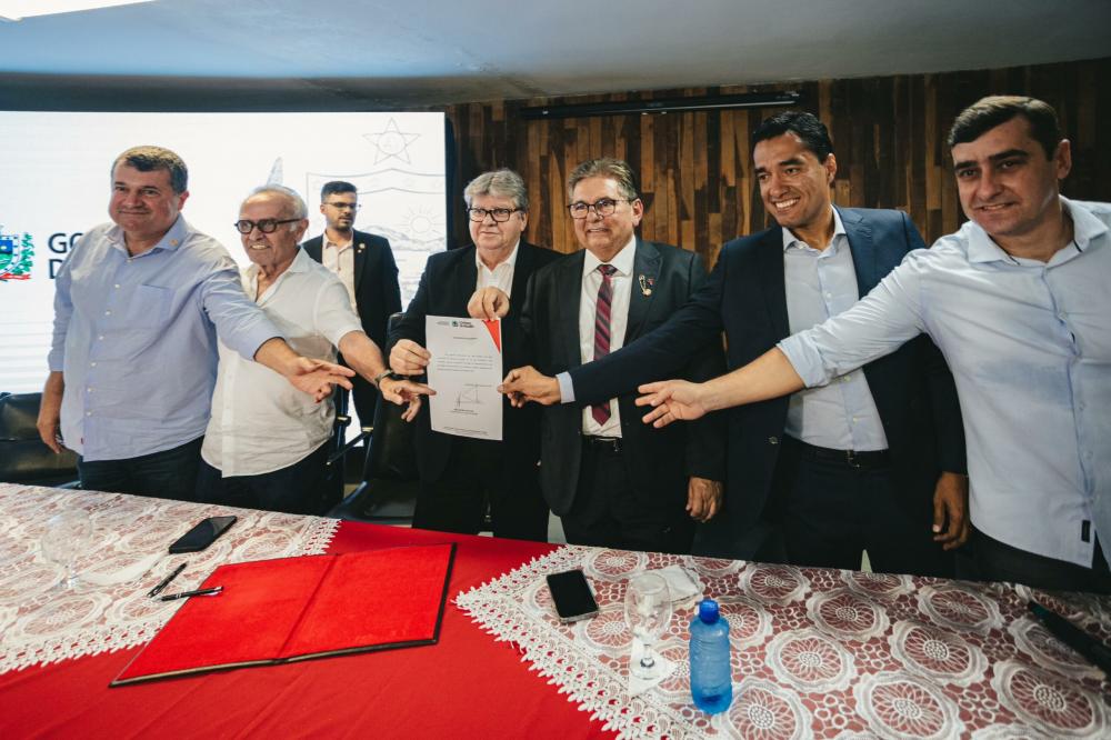 George Coelho destaca que emendas parlamentares vão beneficiar 153 municípios paraibanos