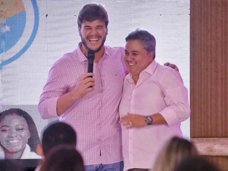 Efraim anuncia filiação de Bruno ao União e cogita Romero candidato ao Governo