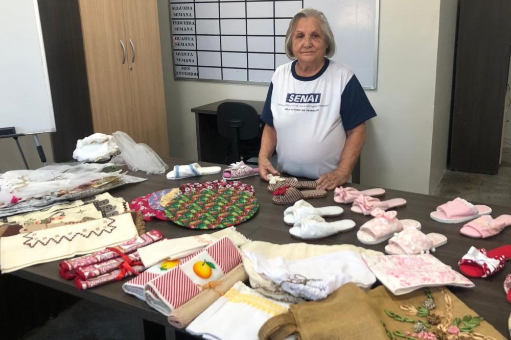 Aposentada encontra na qualificação profissional oferecida pelo SENAI a chance de se manter ativa