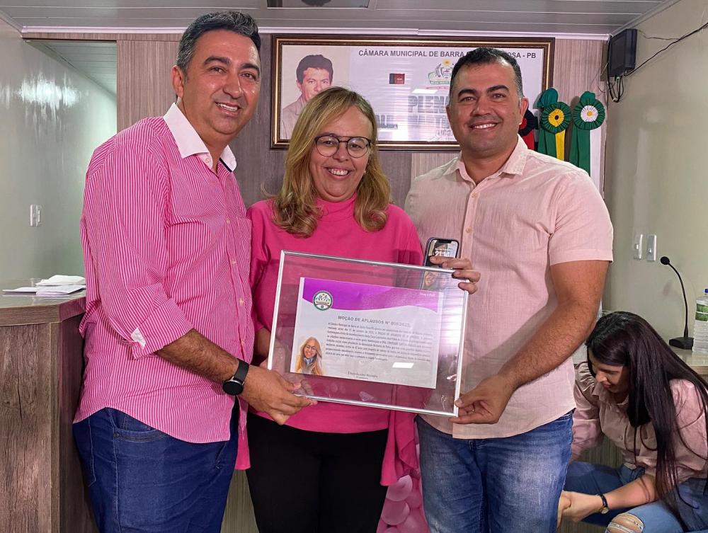 Prefeito de Barra de Santa Rosa participa de monção de aplauso a idealizadora da ONG Mulheres de Peito
