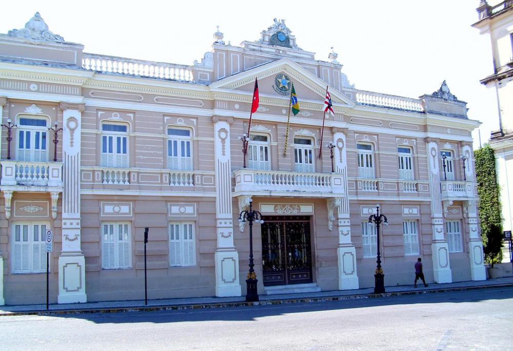 Governo da PB sanciona lei que proíbe pessoas condenadas por racismo de assumir cargos públicos no estado