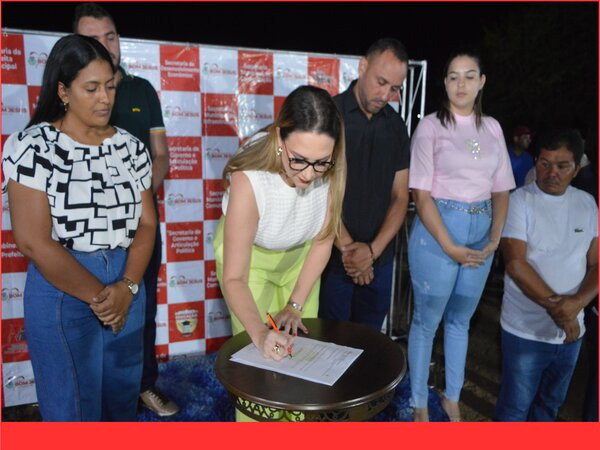 Prefeita de Bom Jesus, Denise Bayma destaca parceria com o estado e assina ordem de serviço para construção de um ginásio