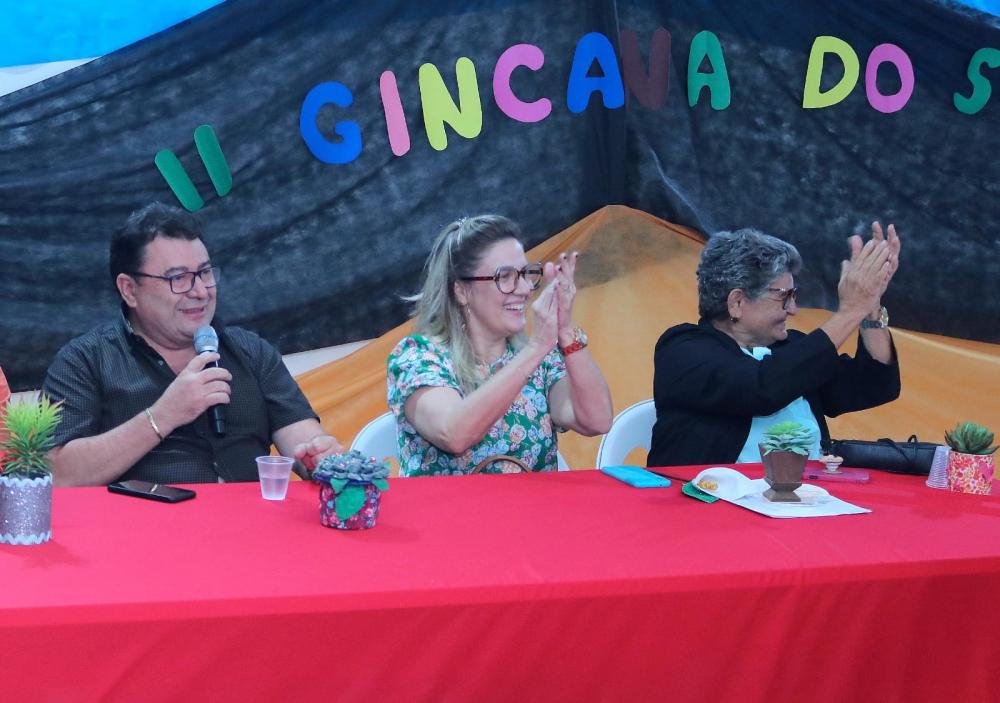Prefeito de Soledade, Geraldo Moura Ramos e primeira-dama e secretária de Desenvolvimento Humano e Social participaram da II Gincana do SCFV do município.