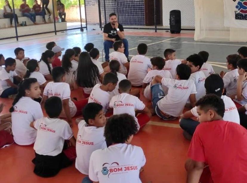 Prefeitura de Bom Jesus realiza atividades educativas do Programa Saúde na Escola para alunos do município.