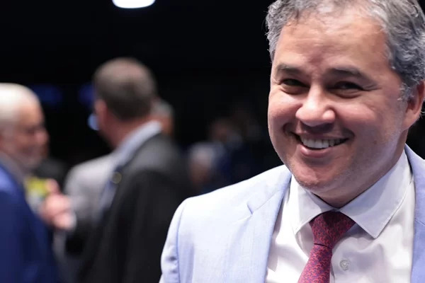 Senador Efraim Filho, relator do Minha Casa, Minha Vida apresenta propostas para aprimorar o programa