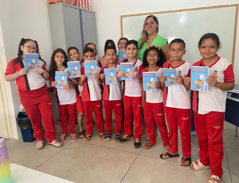 Secretaria de Saúde de Quixaba realiza campanha de vacinação e promove atividade educativa na escola no final de semana