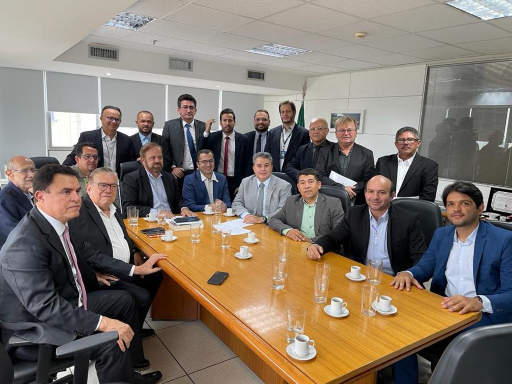 Em Brasília: Efraim se reúne com Agência de Mineração para tratar da exploração de caulim na região do Seridó paraibano 