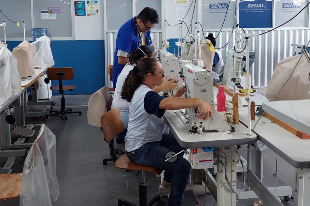 Em parceria com a Indústria TESS e a ONG ESSOR, SENAI PB oferece profissionalização para jovens carentes de CG