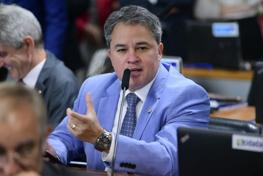 Efraim Filho lamenta veto de Lula a desoneração da folha e articula derrubada da decisão