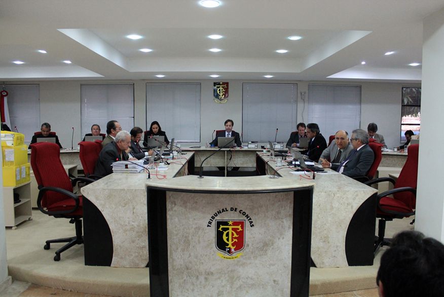 TCE-PB intima prefeito de Teixeira para explicar irregularidades em licitação para contratação de prestadores de serviços