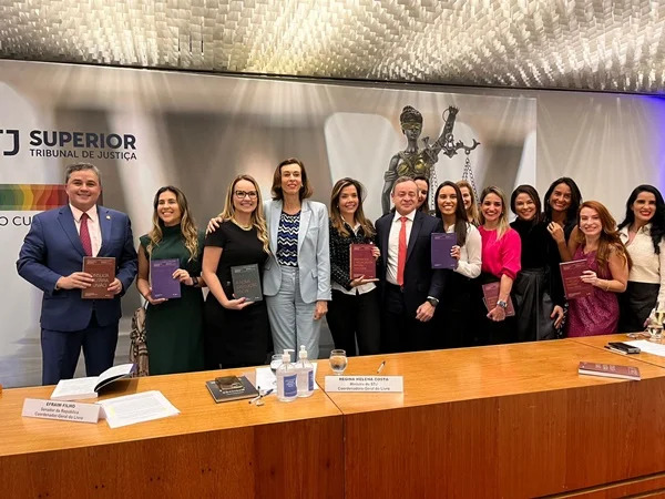 Em Brasília: Coletânea “A Reforma do Processo Tributário” conta com a participação do senador Efraim Filho