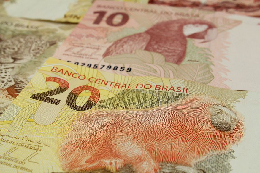 Com novo cálculo, salário mínimo deve subir para R$ 1.412 em 2024