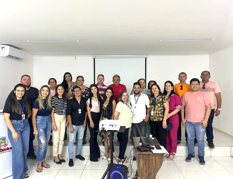 Quixaba sedia encontro de representantes da Vigilância Sanitária para debater processos de trabalho na área pautados no diálogo