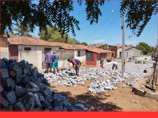 Prefeitura de Bom Jesus inicia pavimentação de várias ruas no Distrito de São José