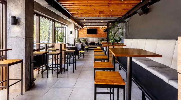 Entenda leis que proíbem cobrança de consumo mínimo e regula couvert artístico