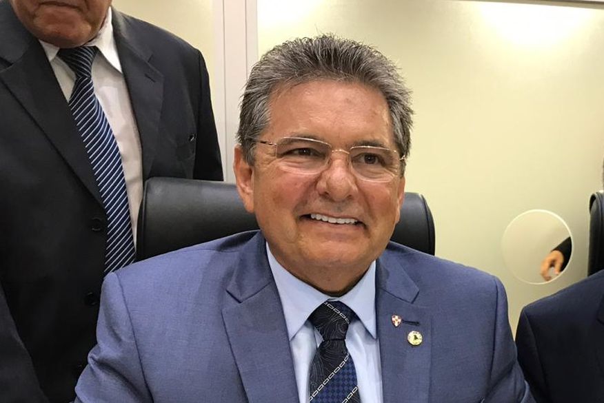 Adriano Galdino descarta ser vice de Lucas Ribeiro, mas cogita entrar na chapa se o candidato for Deusdete Queiroga