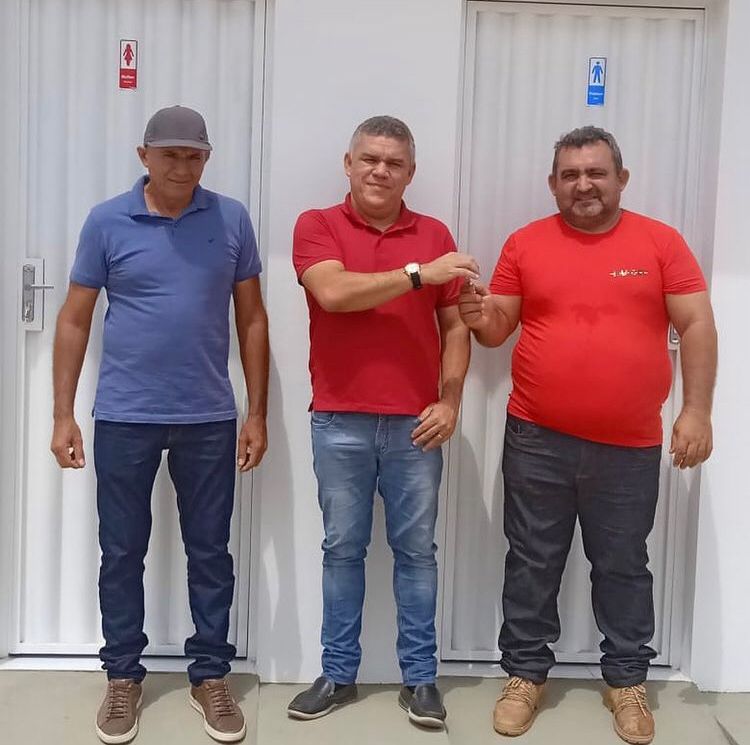 Prefeitura de Diamante entrega Banheiro Público a população