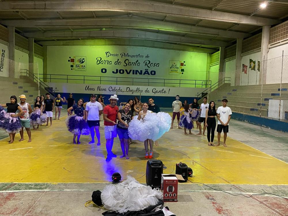 Em Barra de Santa Rosa, ensaio da Junina Chama Eu recebe a Secretária de Cultura do município