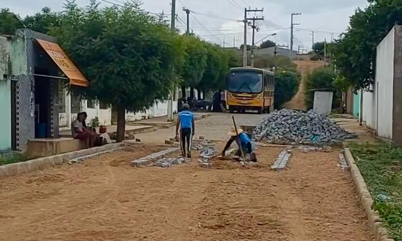 Prefeitura de Diamante inicia a pavimentação em paralelepípedo na Rua Américo Pereira