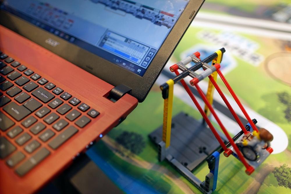 “Google, pesquisar”: robotiquers dão dicas de como fazer uma boa pesquisa