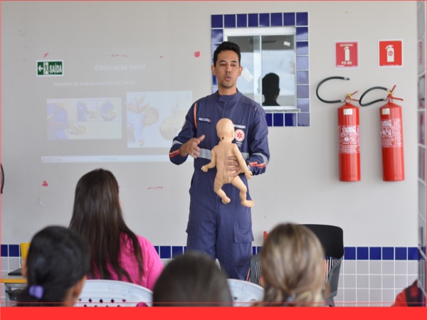 Em Bom Jesus, funcionários da Creche Francisco Júnior Barreto Rolim passam por oficina de primeiros socorros
