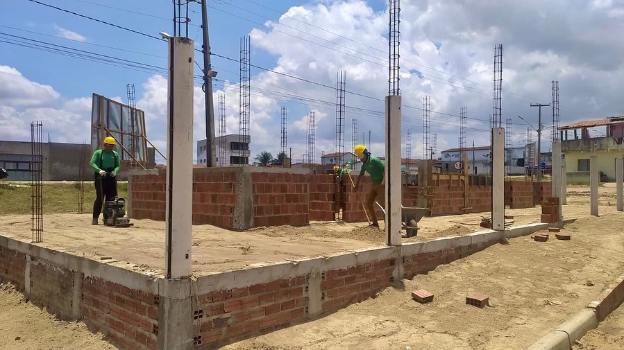 Prefeitura de Barra de Santa Rosa intensifica obras do Centro de Comercialização de Animais no município