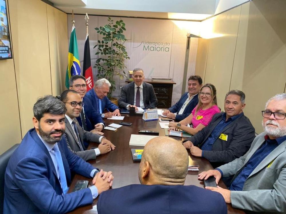 Prefeito de Soledade/PB obtém novos recursos em reunião com Deputado Aguinaldo Ribeiro em Brasília