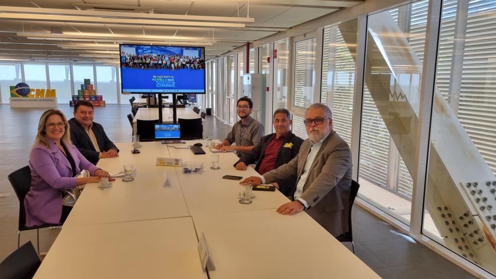 Presidente do Consórcio de Segurança Pública busca apoio para novas iniciativas na CNM em Brasília 