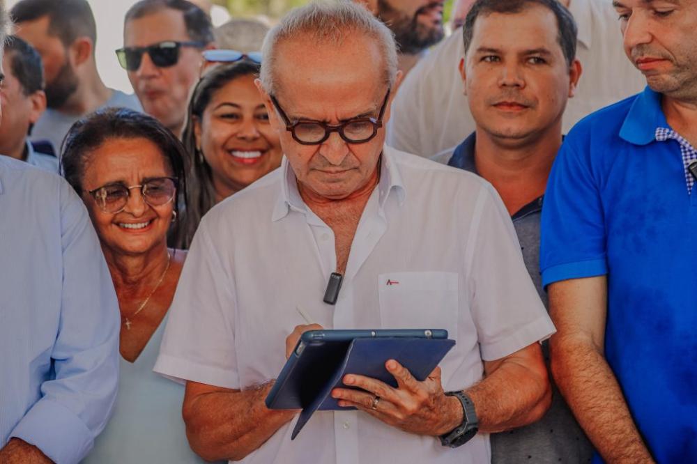 Cícero Lucena autoriza pavimentação em nove ruas do Jardim Veneza e Bairro das Indústrias e projeta 500 entregues até o final do mês