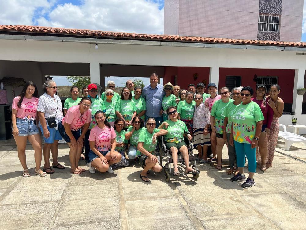 Prefeito de Boa Vista participa das comemorações para celebrar o dia da pessoa idosa com o grupo Experiência e Vida do CRAS