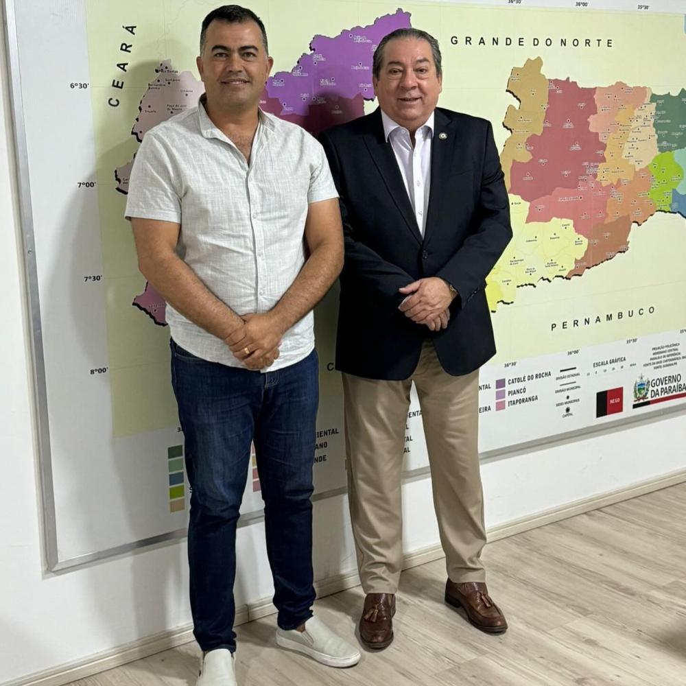 Prefeito de Barra de Santa Rosa reforça solicitação de ampliação do asfalto em reunião com Chefe de Gabinete do Governo do Estado