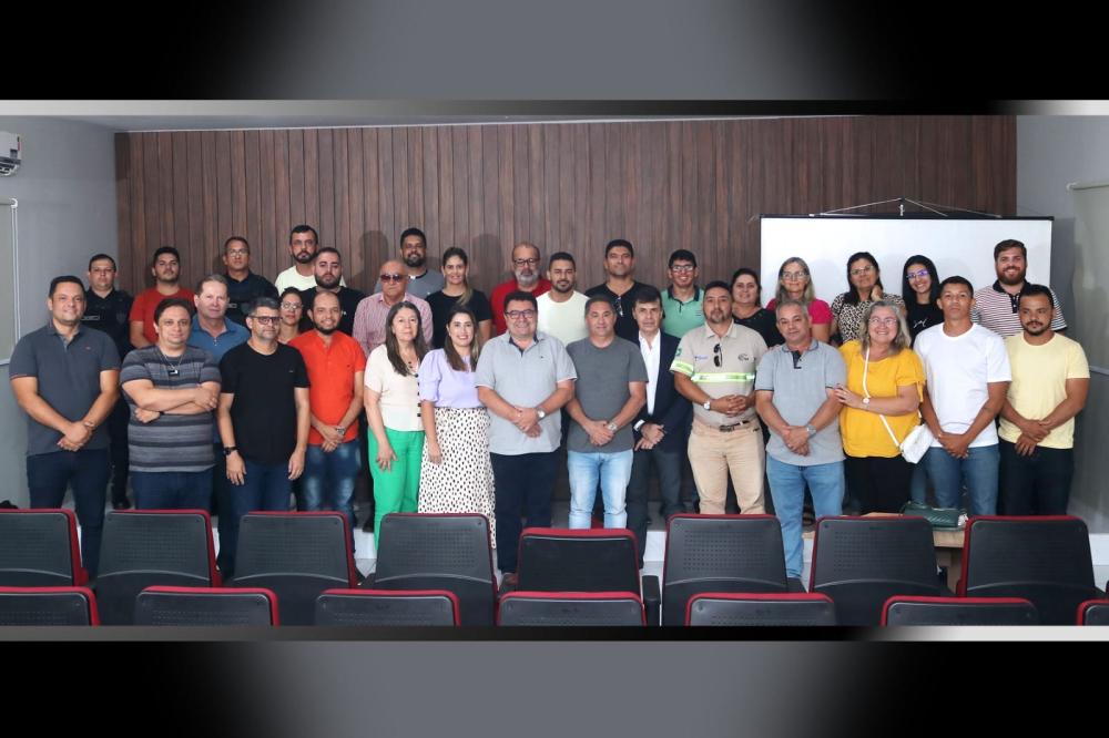 Prefeito de Soledade apresenta Cenário Fiscal promissor em reunião com vereadores e secretariado