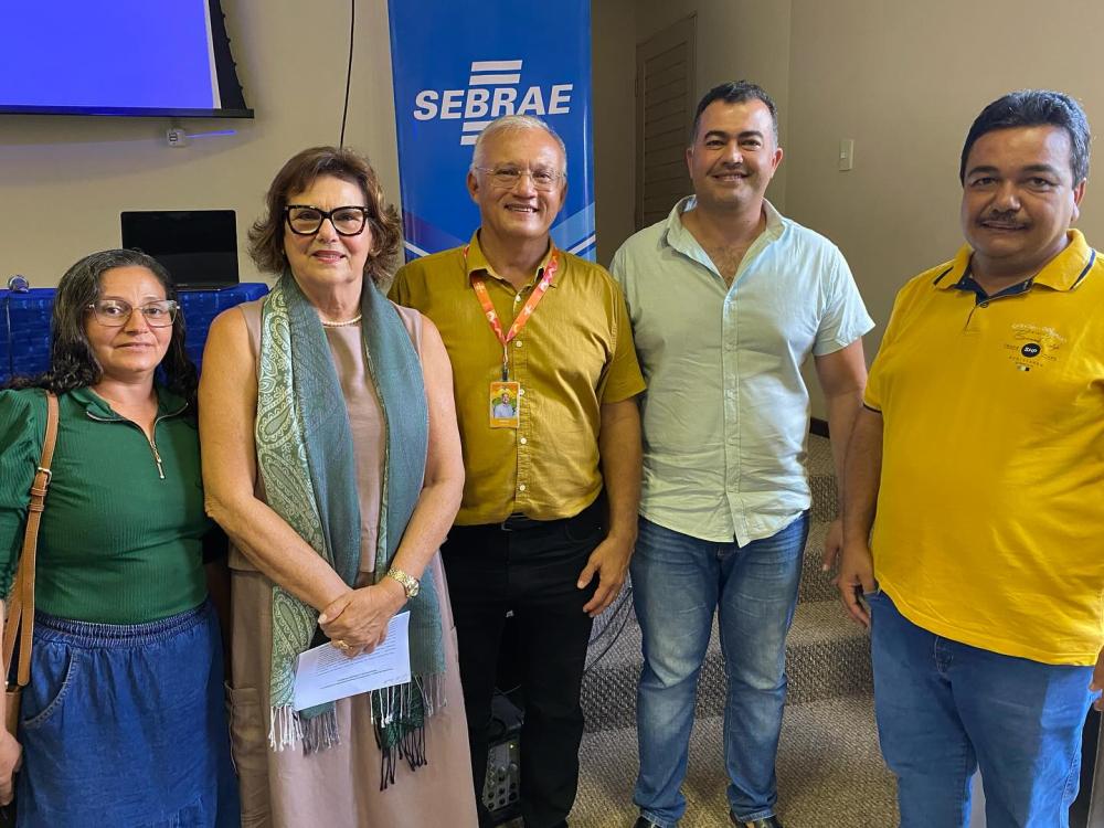 Prefeito de Barra de Santa Rosa participa do lançamento do Projeto Líder em Araruna