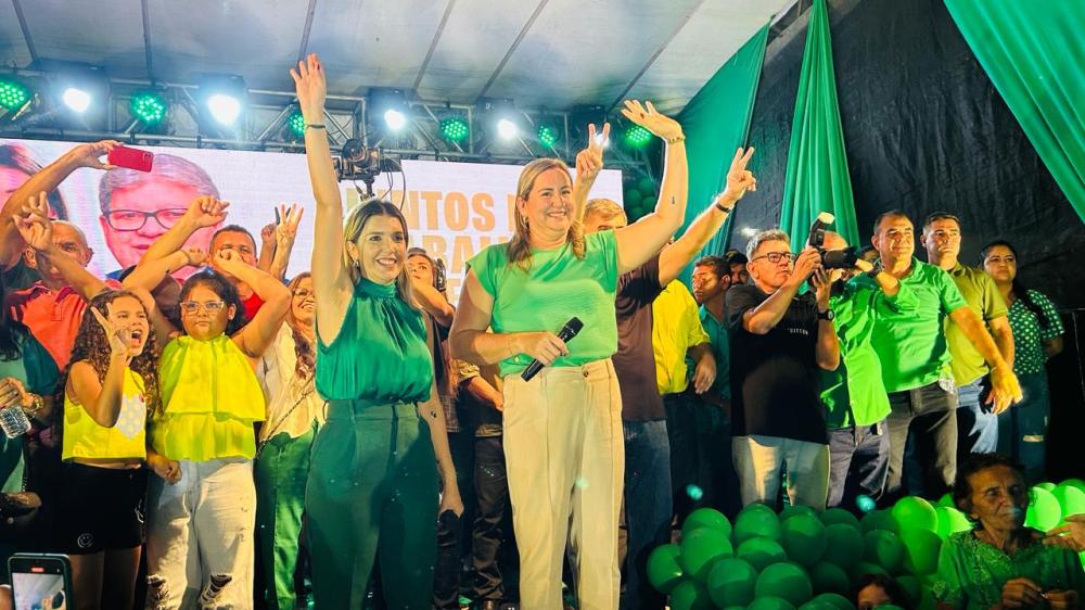 Prefeita Anna Lorena lança pré-candidatura de Ana Paula à Prefeitura de Monteiro em megaevento