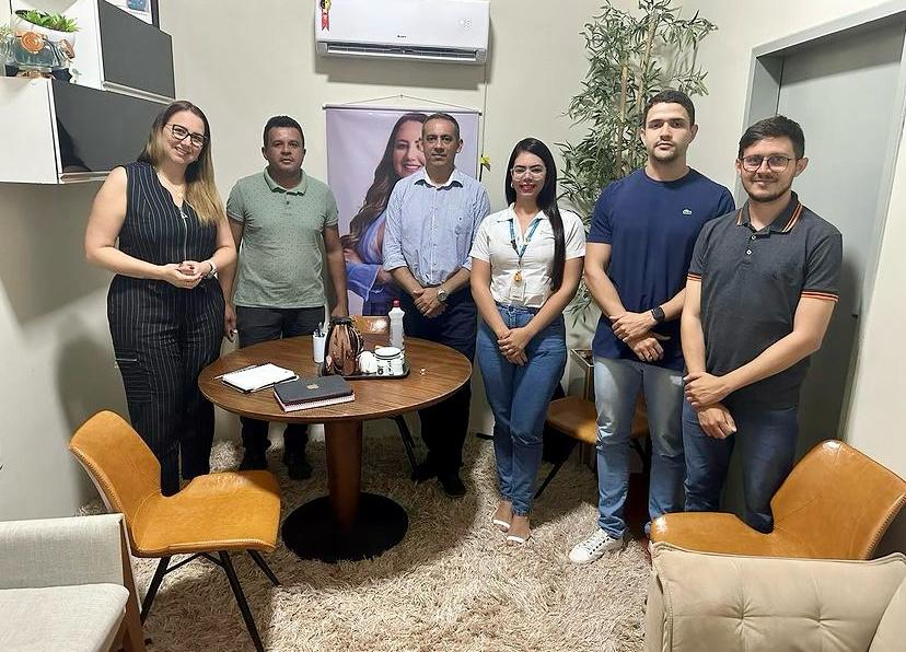 Prefeita Denise Bayma se reúne com Energisa para tratar de demandas de Bom Jesus