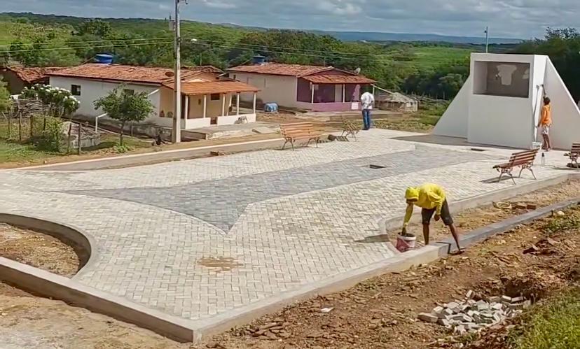 Prefeitura de Diamante avança na construção da Praça na Comunidade Cabano